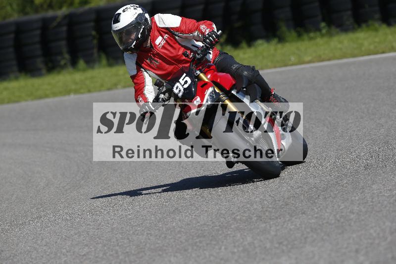 /Archiv-2024/29 12.06.2024 MOTO.CH Track Day ADR/Gruppe gelb/95